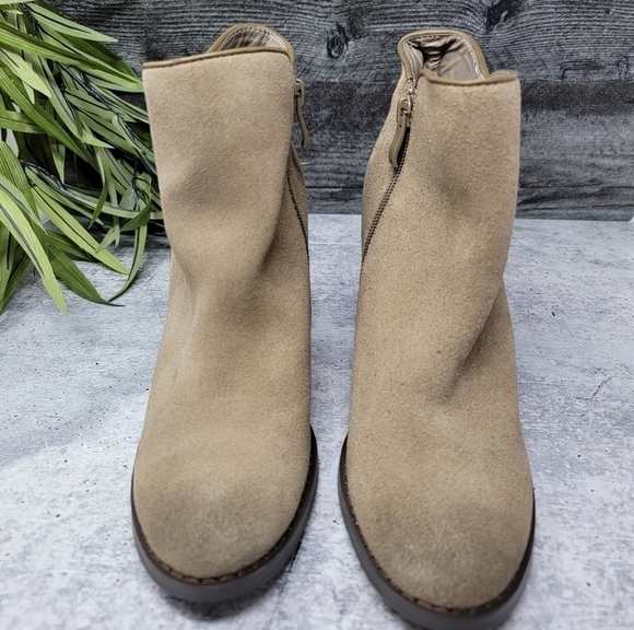 Very Volatile | Tan Suede 4" Heeled Booties Size 7.5 - Picture 10 of 11